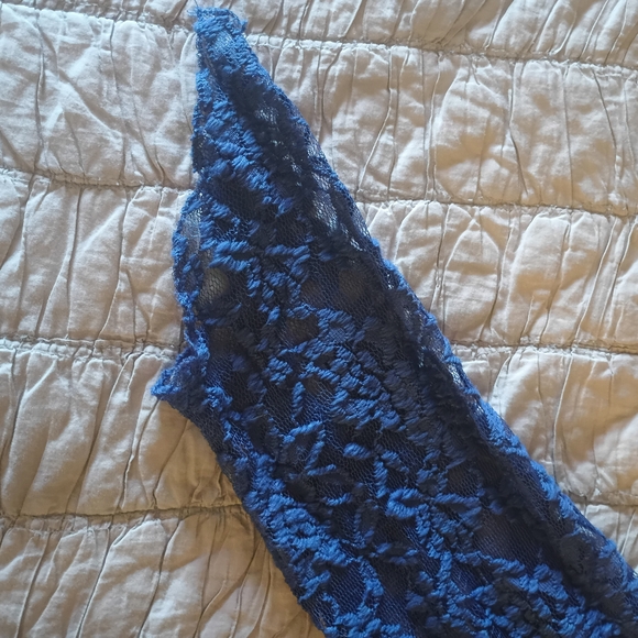 The Pyramid Collection Midnight Blue Lace Dress - Picture 5 of 9